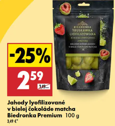 Biedronka Premium jahody lyofilizované v bielej čokoláde matcha