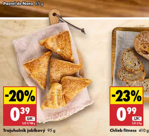 Trojuholník jablkový, sladké pečivo s jablkovou náplňou