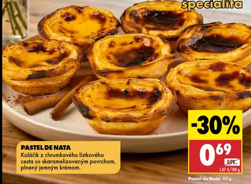 Pastel de Nata – koláčik z chrumkavého lístkového cesta so skaramelizovaným povrchom, plnený jemným krémom