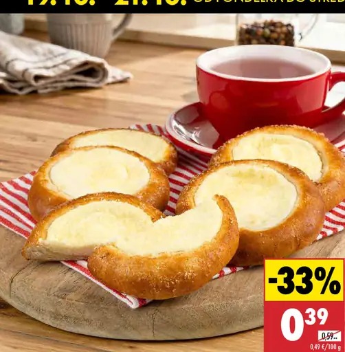 Maslový koláč s tvarohovou náplňou a mrveničkou