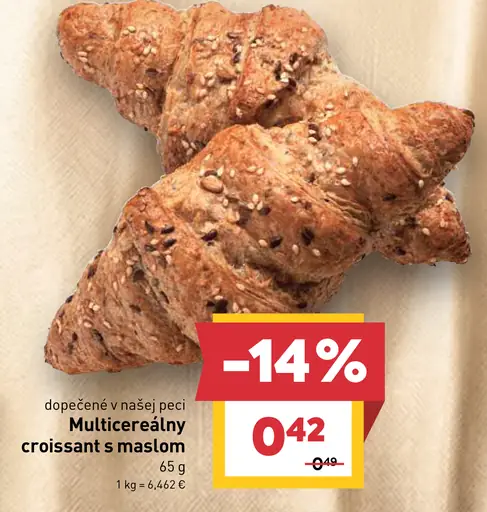Multicereálny croissant s maslom