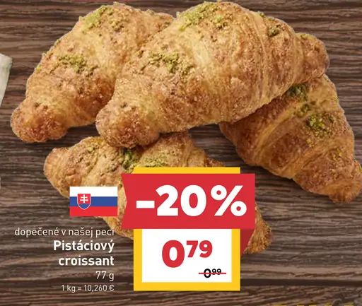 Pistáciový croissant dopečený v našej peci
