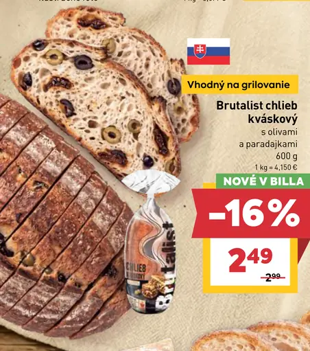 Brutalist chlieb kváskový s olivami a paradajkami