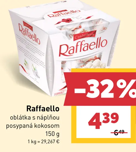 Ferrero Raffaello Confetteria oblátka s náplňou a celou mandľou posypaná strúhaným kokosom