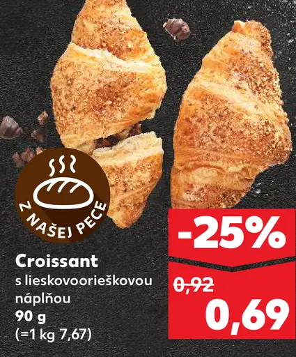 Croissant s lieskovoorechovou náplňou