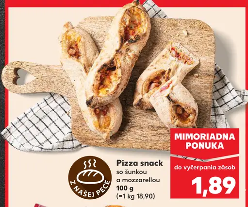 Pizza snack so šunkou a mozzarellou