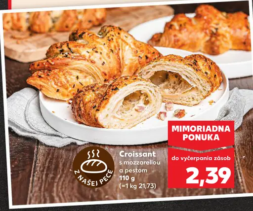 Croissant s mozzarellou a pestom