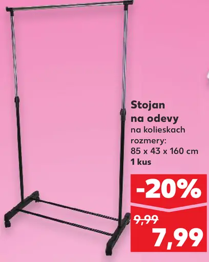 Stojan na odevy na kolieskach
