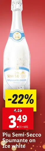 Piu Semi-Secco Spumante on Ice white