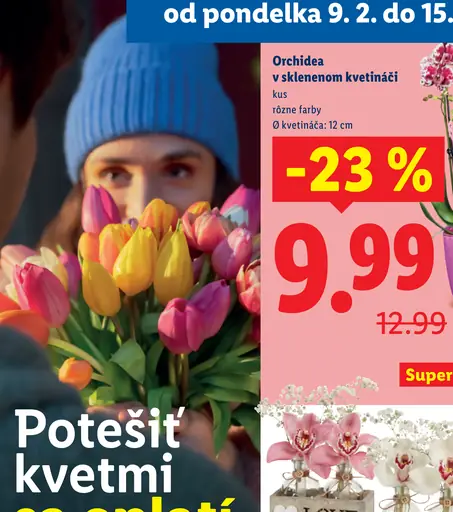 Orchidea v sklenenom kvetináči