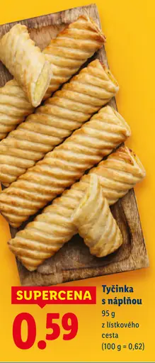 Priamo z pece tyčinka s náplňou z lístkového cesta