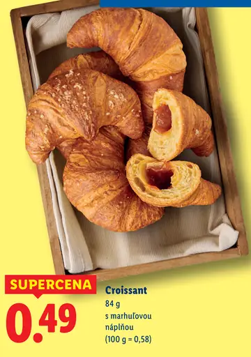 Croissant s marhuľovou náplňou