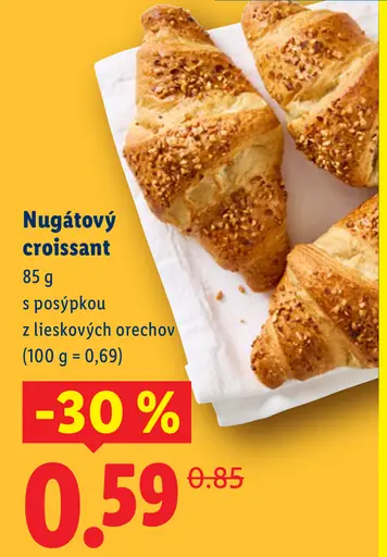 Nugátový croissant s posýpkou z lieskových orechov