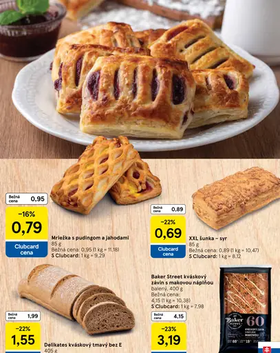 Mriežka s pudingom a jahodami