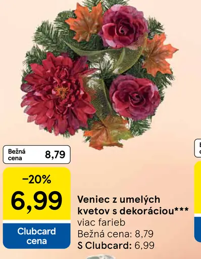 Veniec z umelých kvetov s dekoráciou