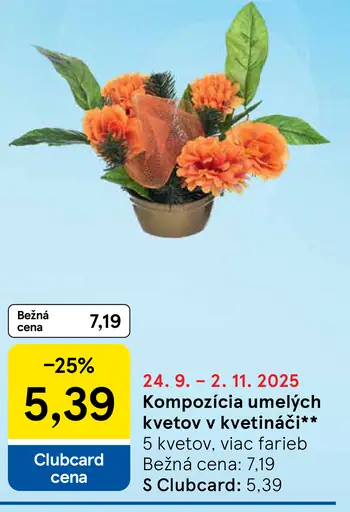 Kompozícia umelých kvetov v kvetináči