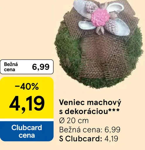 Veniec machový s dekoráciou, priemer 20 cm