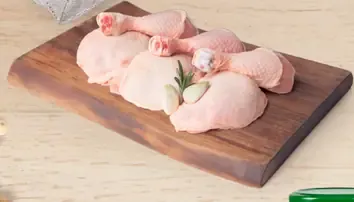 Kuracie stehná horné a dolné v ochrannej atmosfére