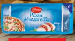 Mozzarella na pizzu