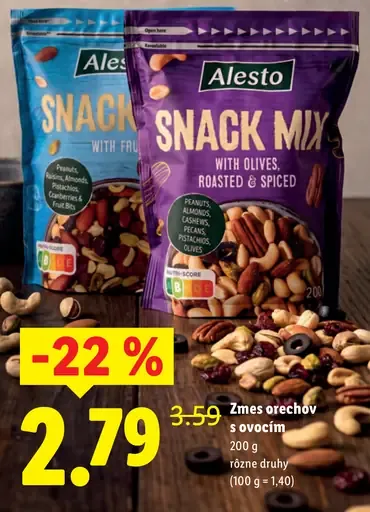 Zmes orechov s ovocím rôzne druhy