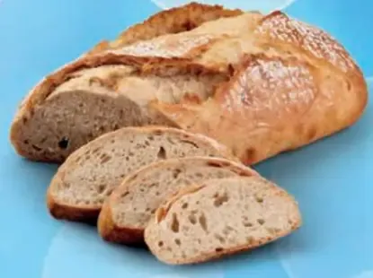 Rustikálny chlieb z kamennej pece