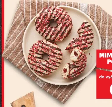 Donut s jahodovou príchuťou