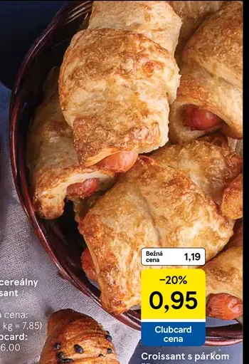 Croissant s párkom