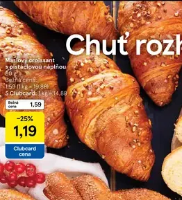 Maslový croissant s pistáciovou náplňou