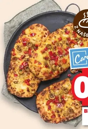 Focaccia s paprikou a olivami