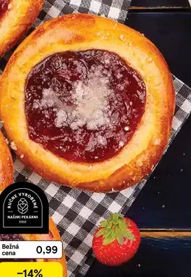 Tesco koláč jahodový s maslovou mrveničkou