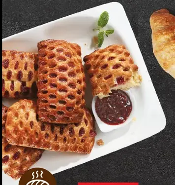 Koláč s jahodovo-vanilkovou náplňou