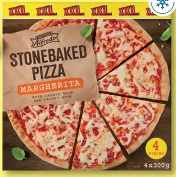 Alfredo Margherita pizza