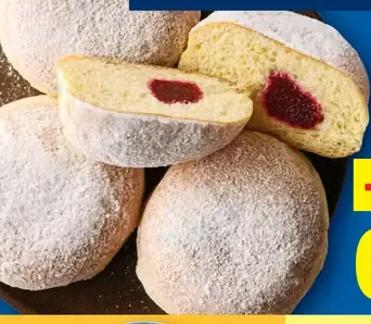 Donut s náplňou z lesného ovocia