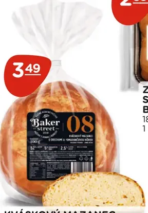 Kváskový mazanec s orechami a pomarančovou kôrou