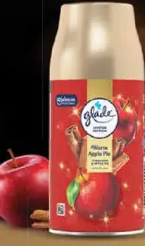 Glade Warm Apple Pie parfumovaná sviečka