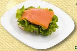 Obložený chlebíček s lososom